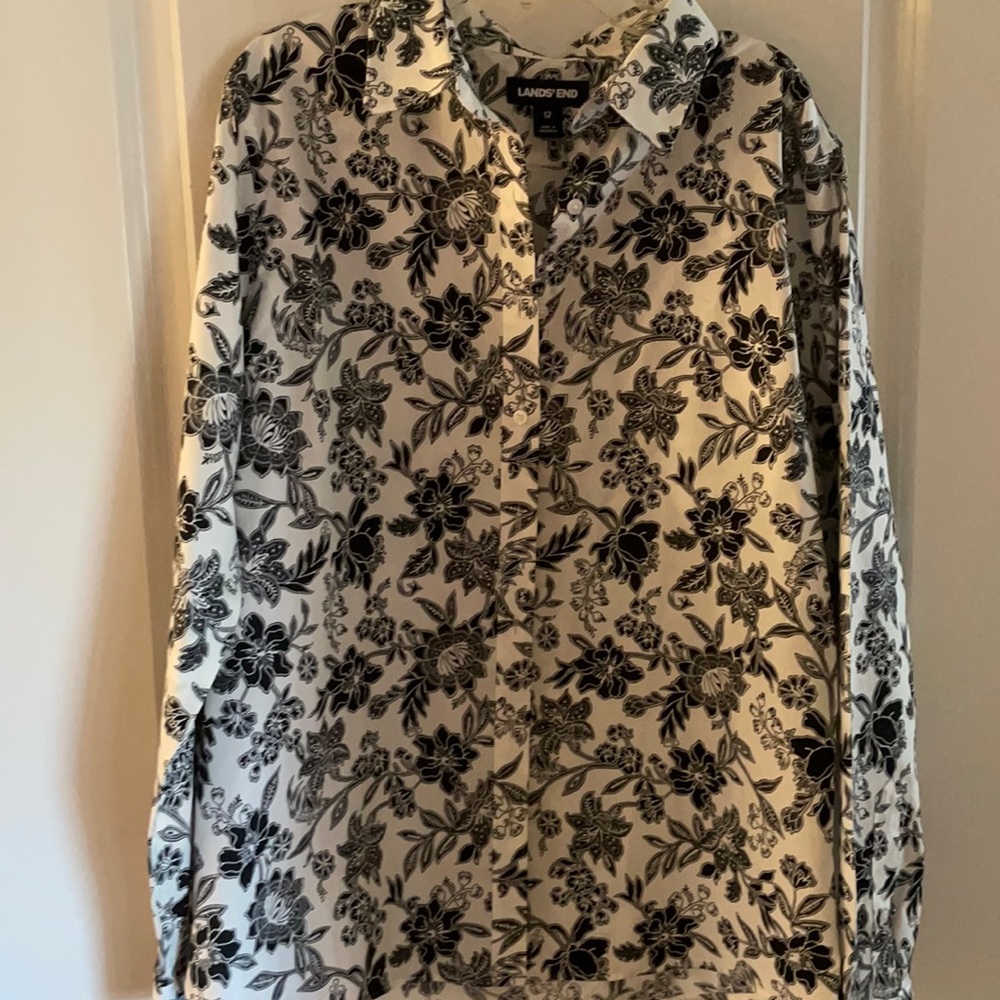 Women’s button down blouse, machine wash & dry